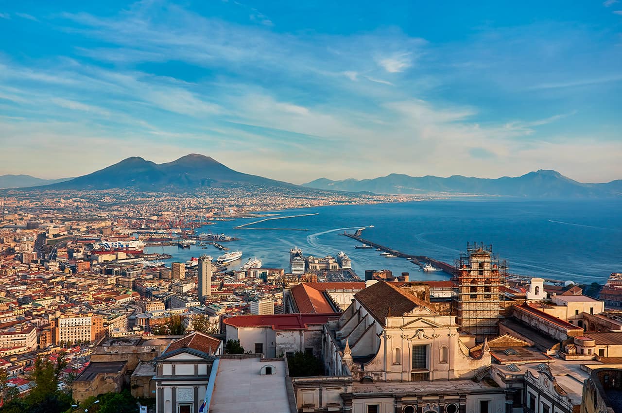 Shuttertstock italia napoles vista da cidade e do vesulvio