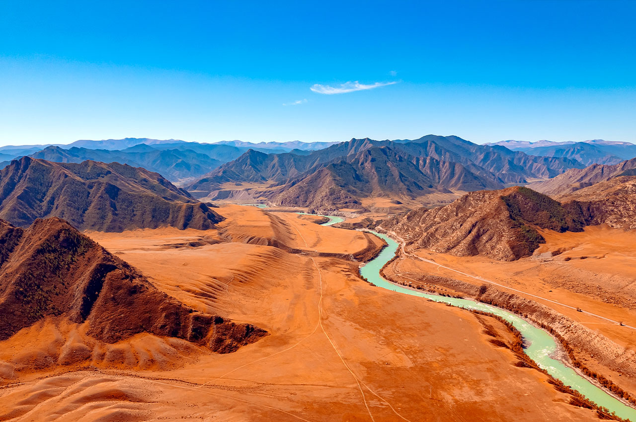 Mongólia vista aérea de cima da paisagem de outono, Altai