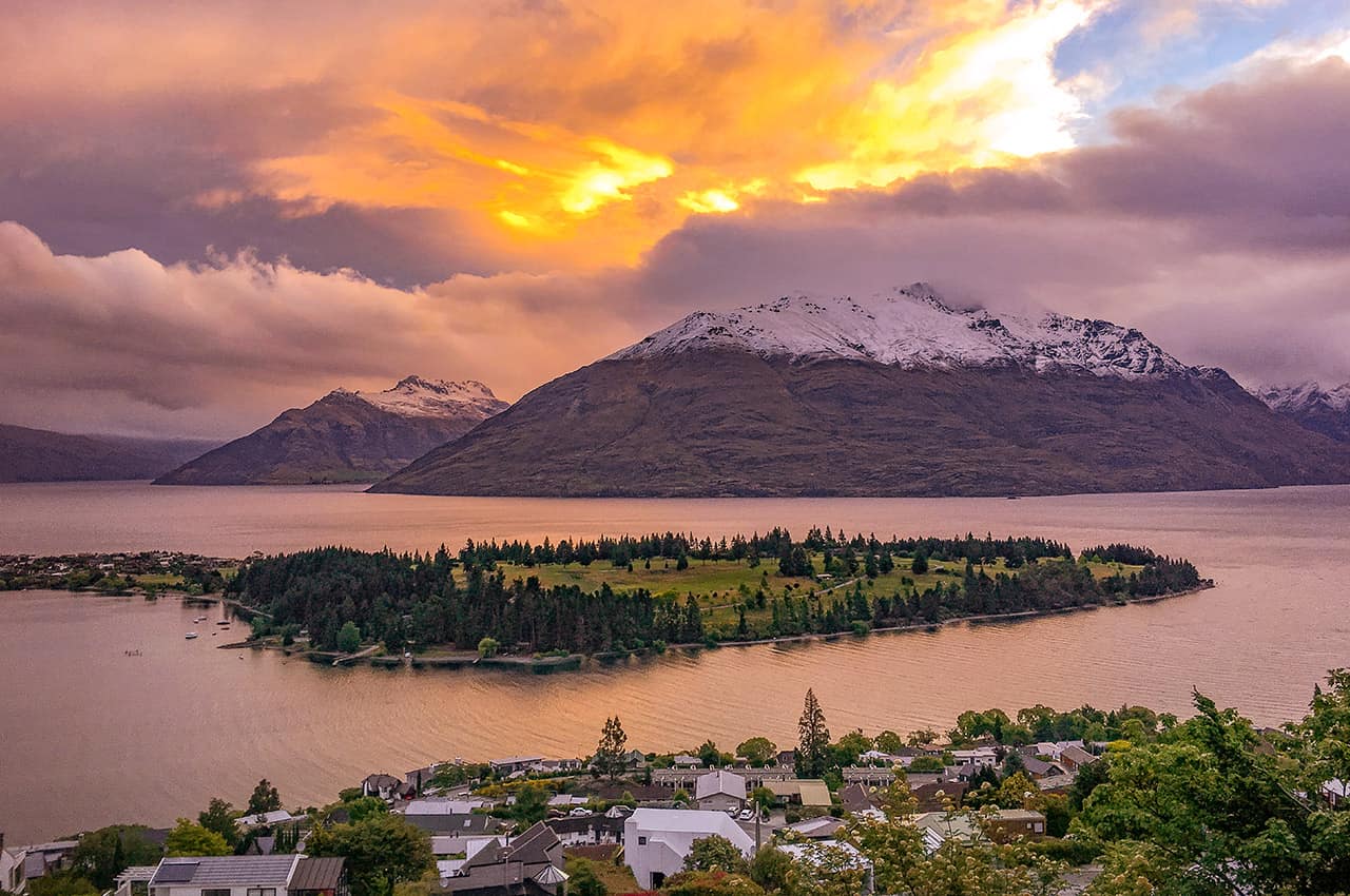 Vista de Queenstown ao entardecer