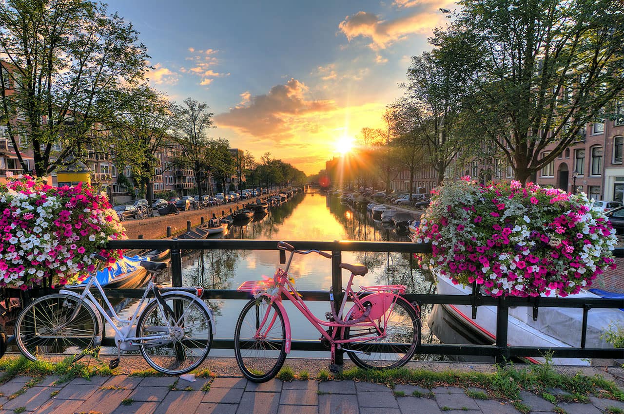 Paises baixos amsterda ponte bicicleta pordosol
