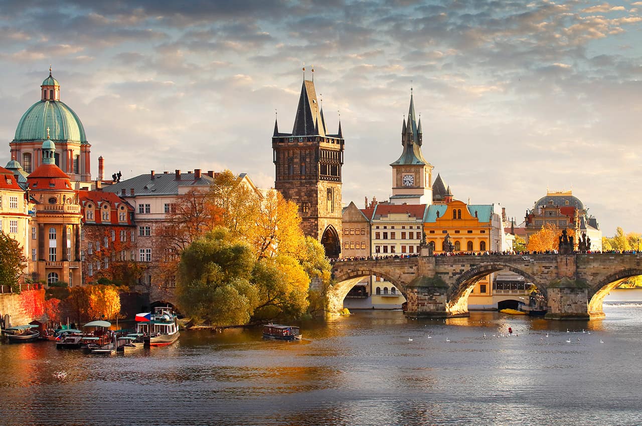 Republica tcheca praga rio vltava e ponte carlos