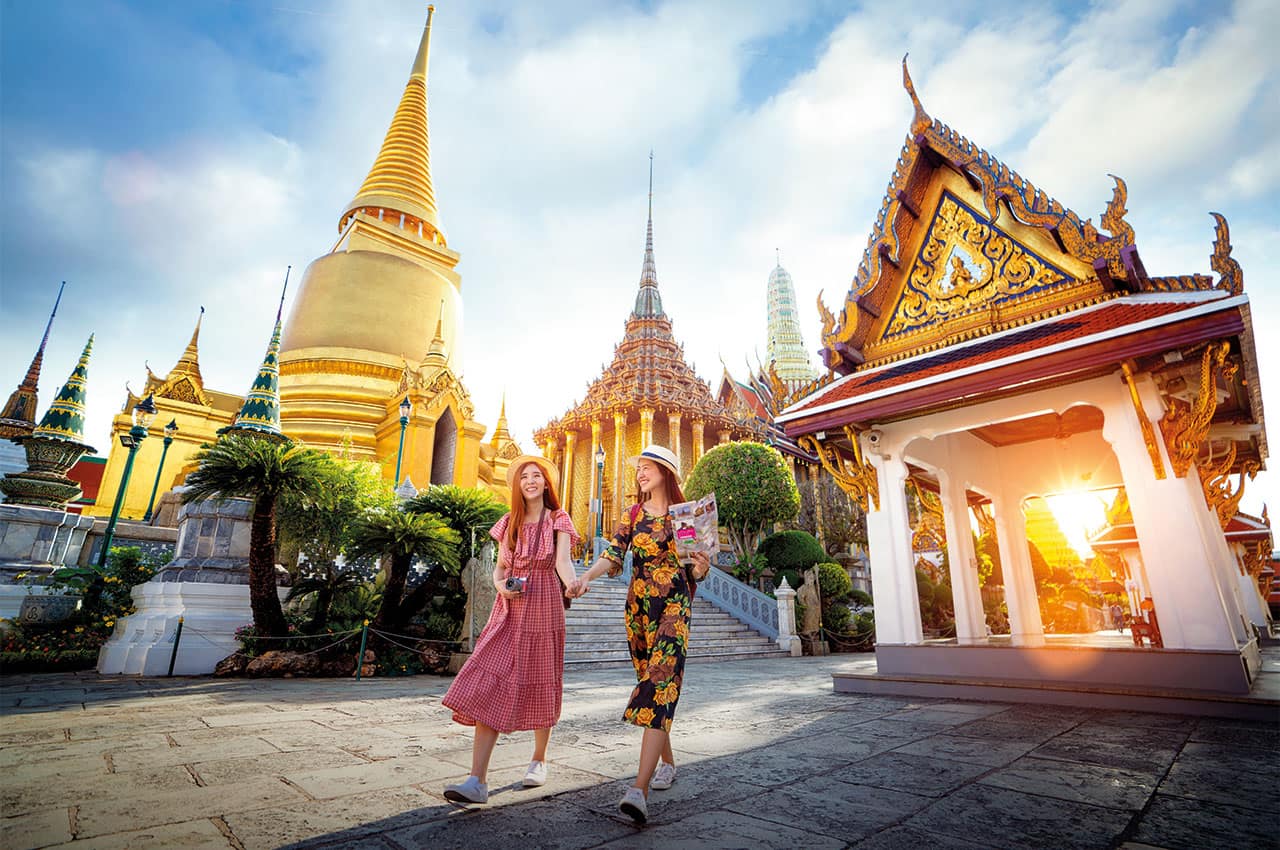Amigas wat phra kaew bangkok