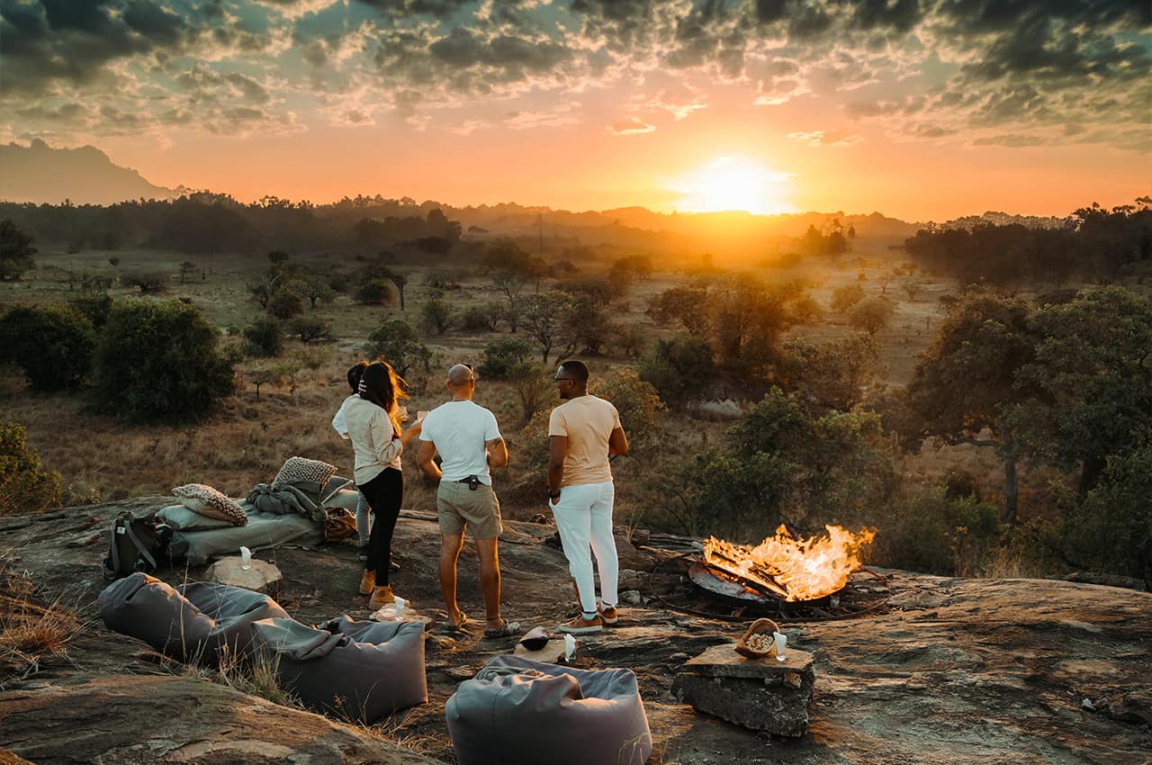 Tanzania nimali mara fogueira pordosol
