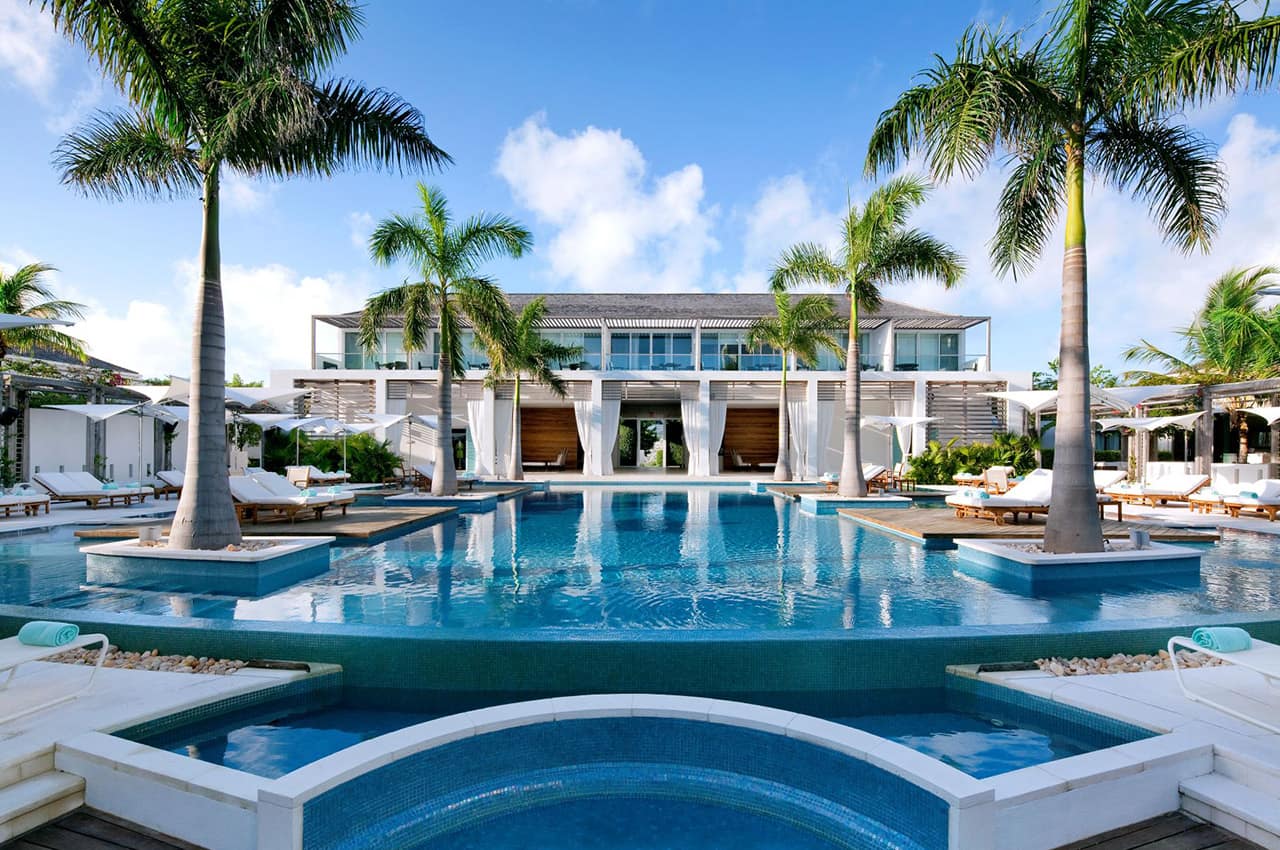 Wymara resort and villas piscina