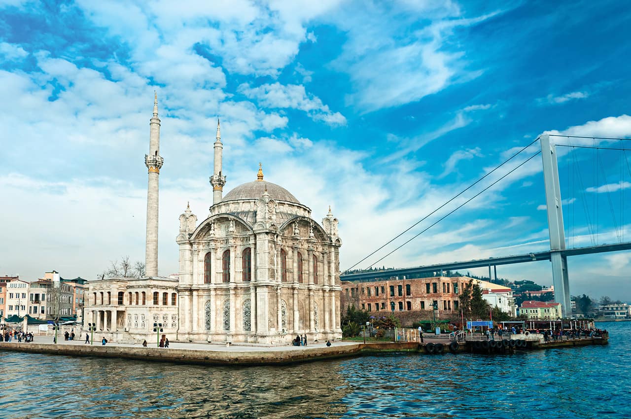 Mesquita Ortakoy - Istambul, Turquia.