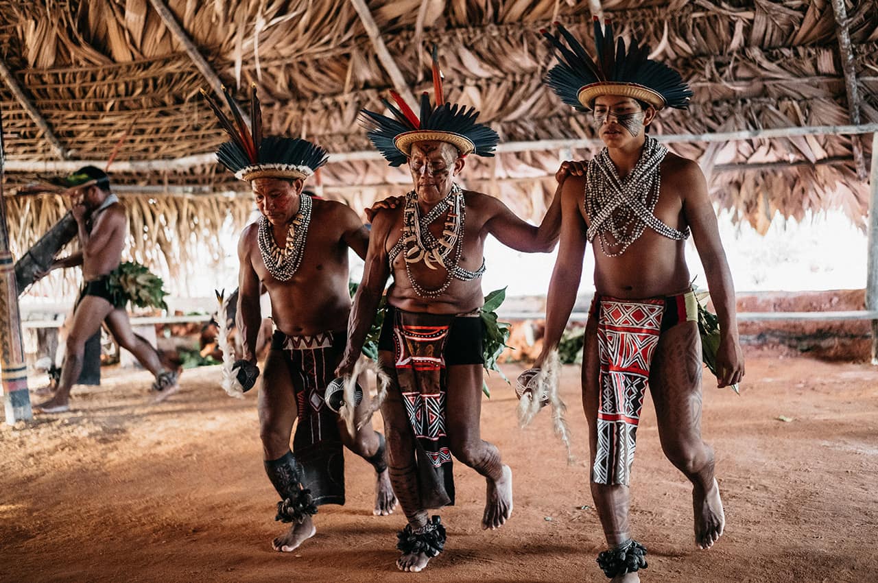 Untamed amazon visita aldeia