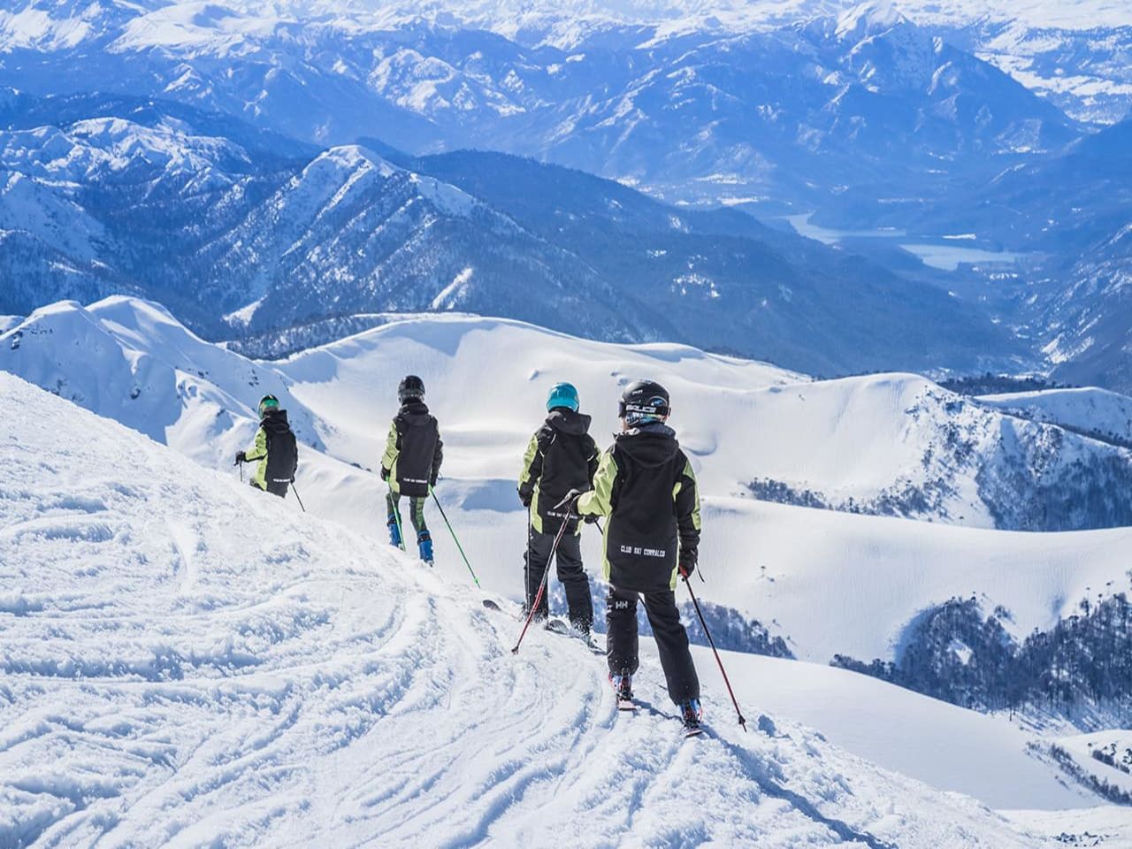 Corralco esquiadores