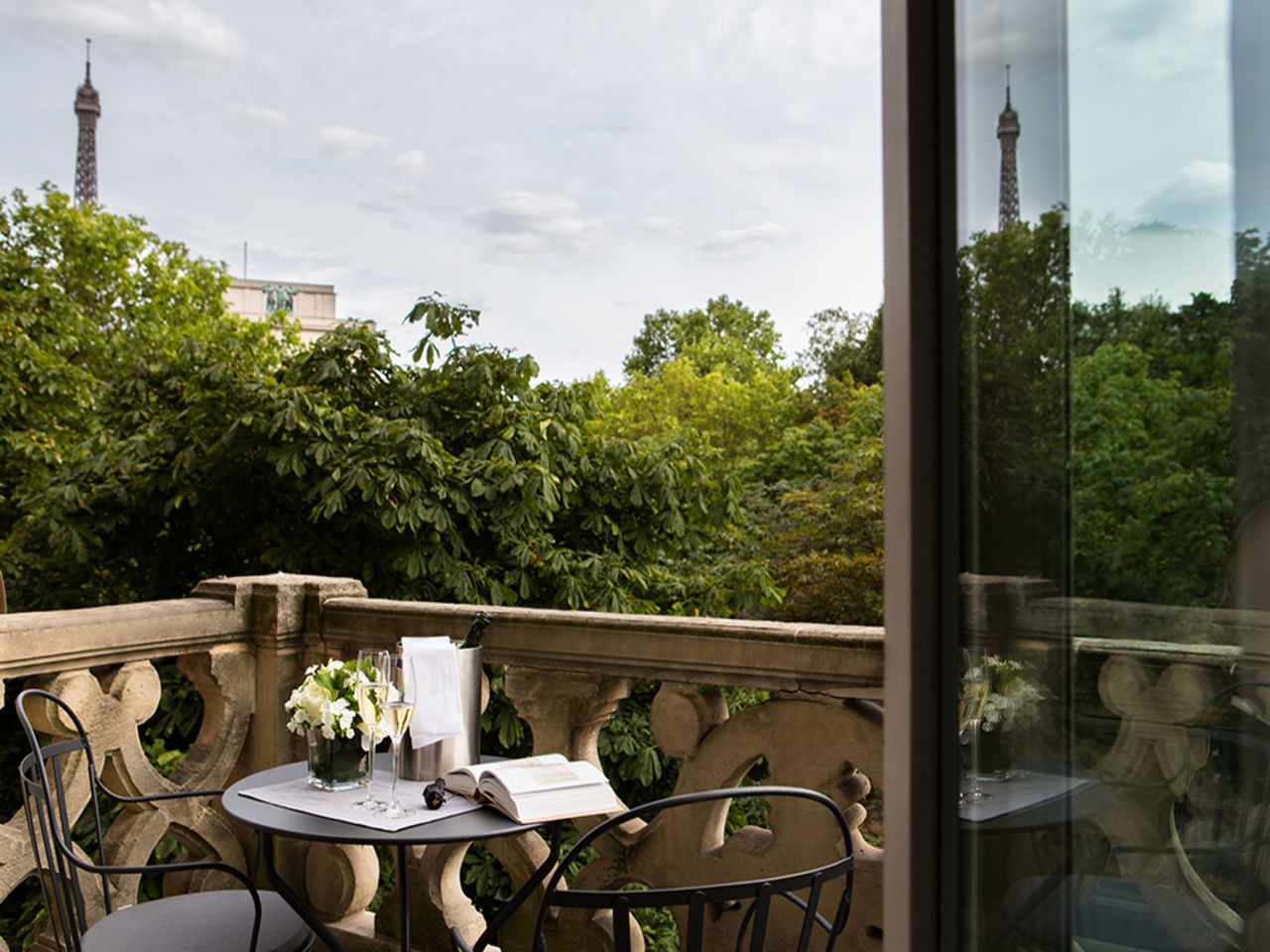 La reserve apartments paris