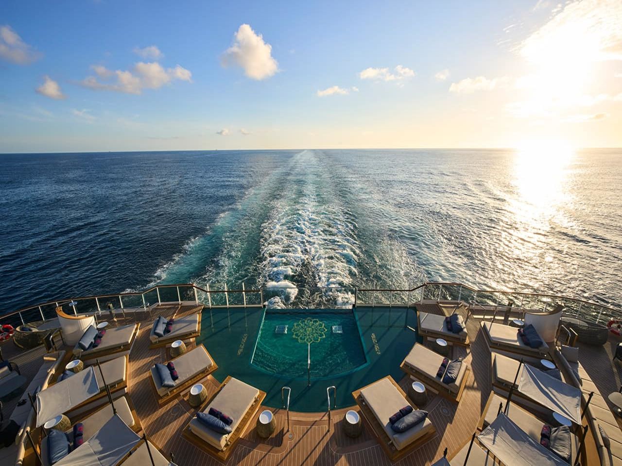 Explora journeys piscina deck