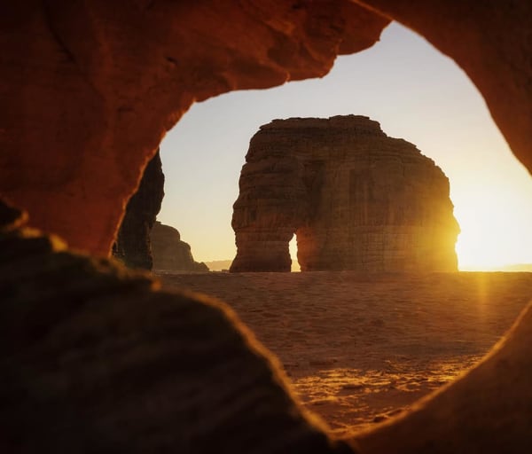 Arabia saudita elephant rock alula shutterstock