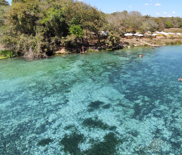 Chamada diamantina gruta da pratinha nadando