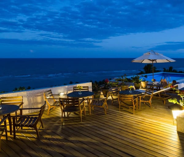 Maitei hotel arraial d ajuda piscina deck