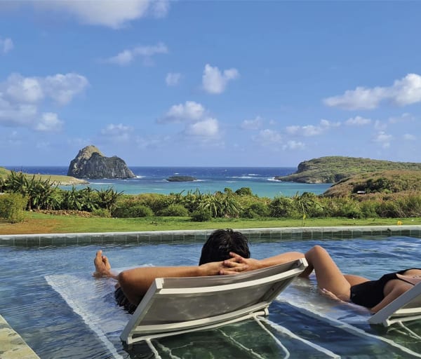 Nannai noronha piscina