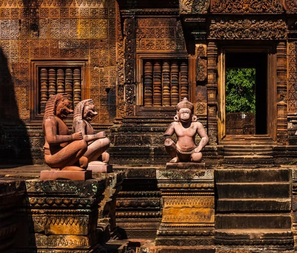 Camboja siemreap banteaysrei templo estatuas