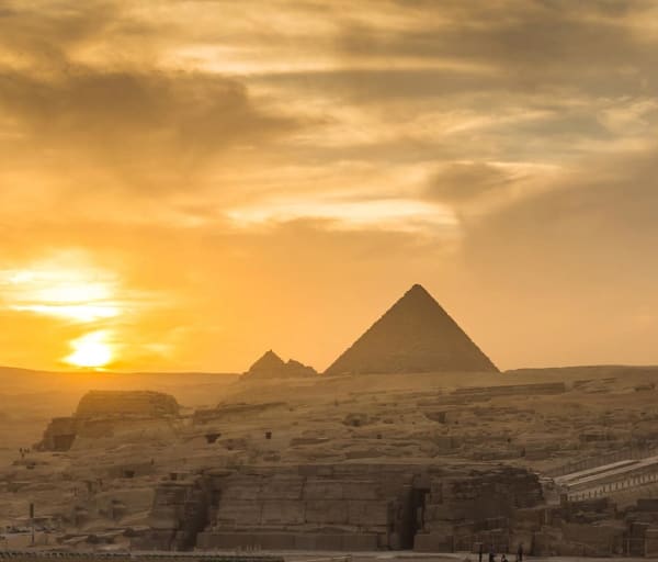 Pirâmides de Gizé, região do Cairo.
