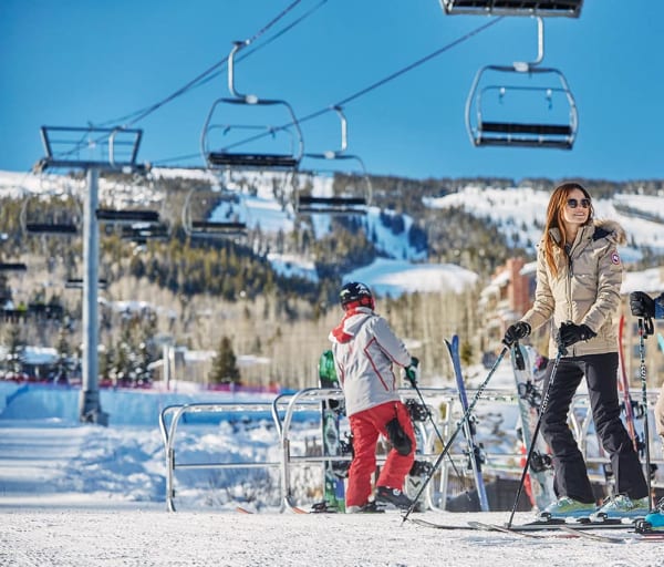 Estados unidos viceroy snowmass esquiadores casal