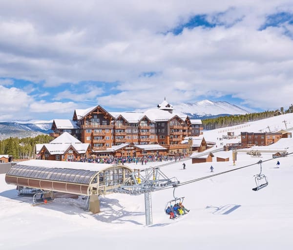 Vail resorts breckenridge one ski hill place fachada bryce metzger