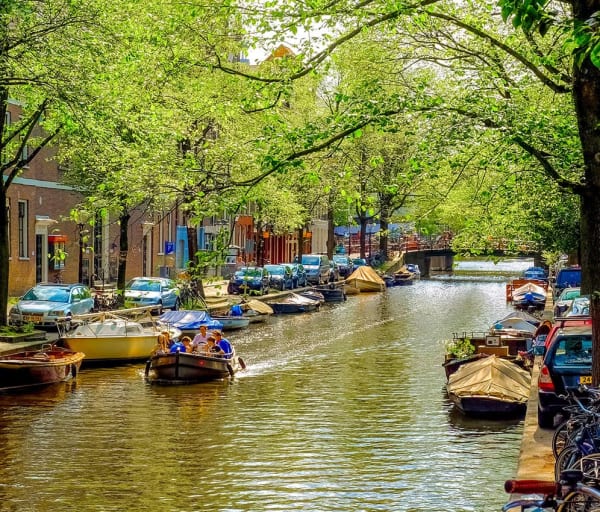 Holanda amsterda canal e bikes