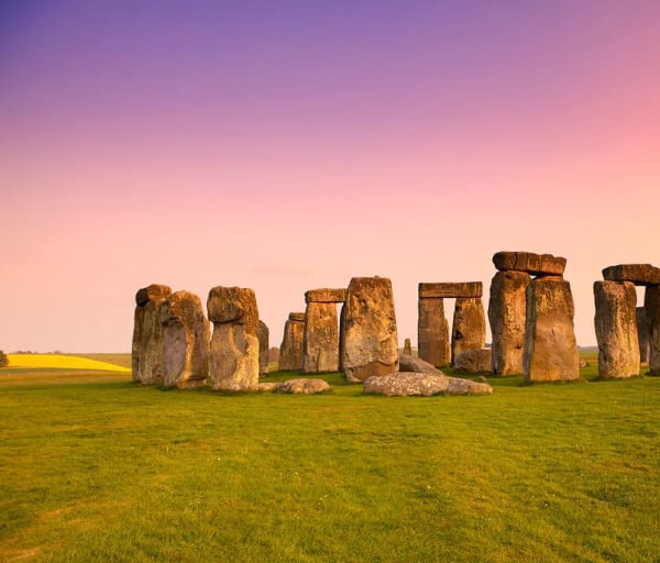 Entardecer no stonehenge inglaterra