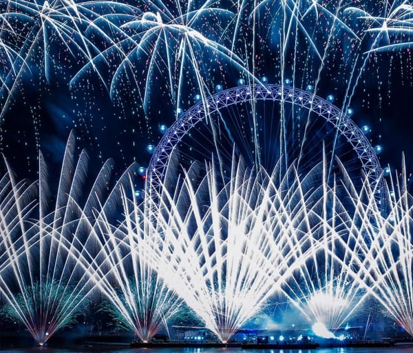 Reinounido inglaterra londres londoneye rodagigante fogos luzes azul