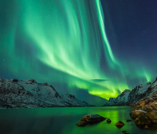 Islandia montanhas aurora boreal