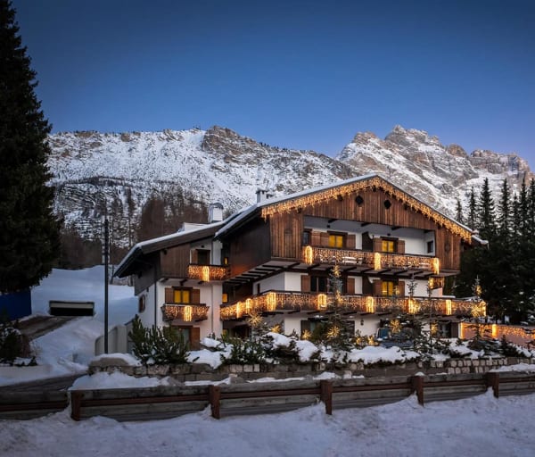 Italia lajadira cortina dampezzo exterior