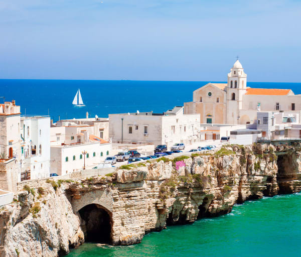 Puglia, Itália - Vista de Vieste Itália