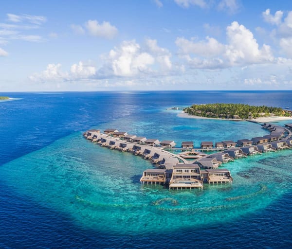 St regis maldives vommuli vista aerea