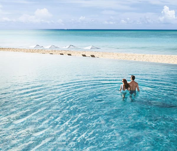 Le blanc spa resort los cabos casal na piscina