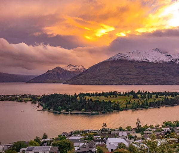 Vista de Queenstown ao entardecer