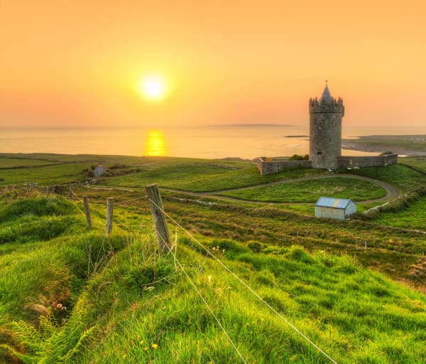 Irlanda castelo doonagore pordosol