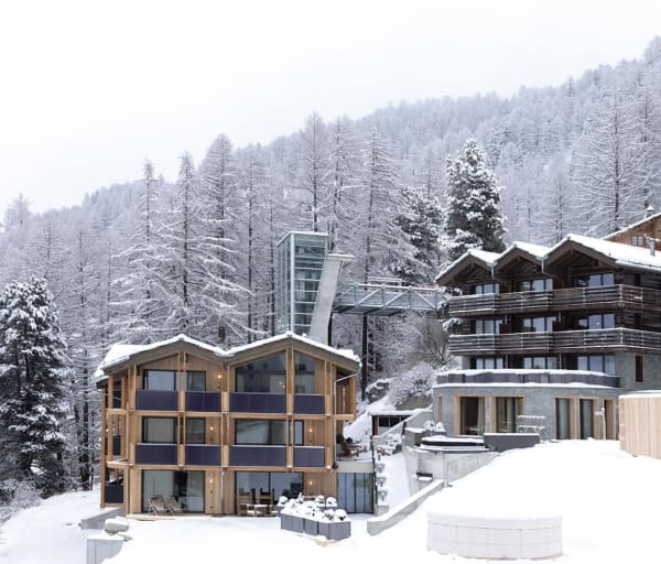 Vista do hotel no inverno