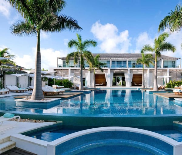 Wymara resort and villas piscina