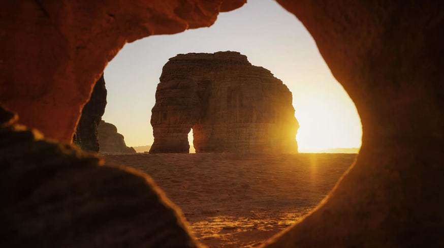 Arabia saudita elephant rock alula shutterstock