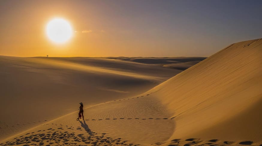Shutterstock maranhao lencois maranhenses barreirinhas mulher por do sol