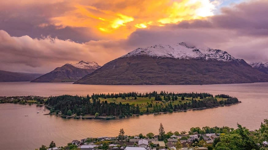 Vista de Queenstown ao entardecer