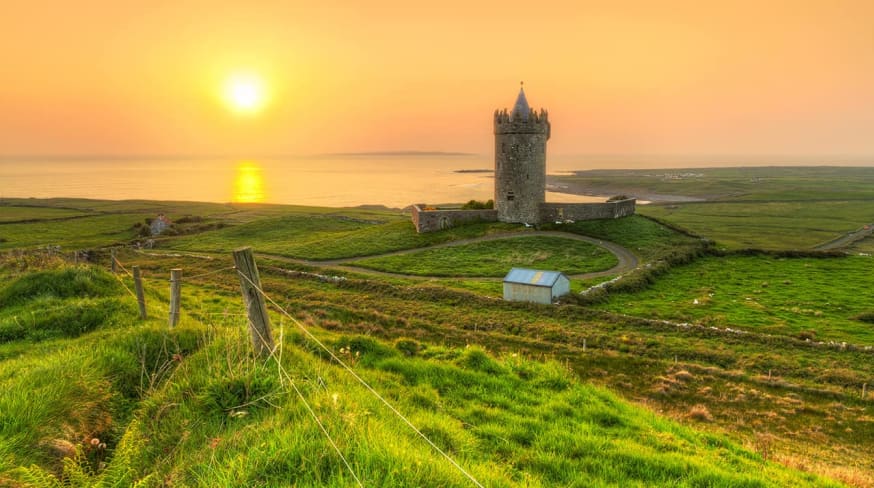 Irlanda castelo doonagore pordosol