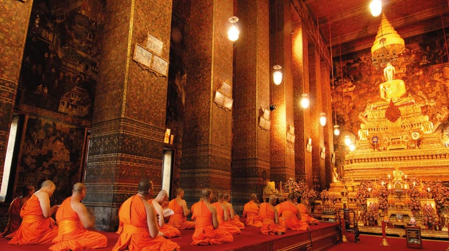 Monges wat pho temple bangkok