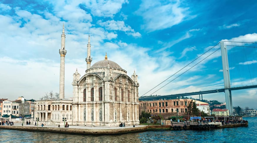 Mesquita Ortakoy - Istambul, Turquia.