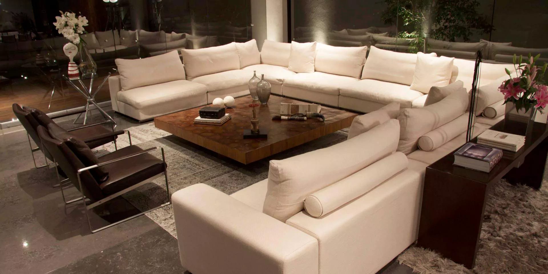 Iluminación del living decorado de la casa CGE