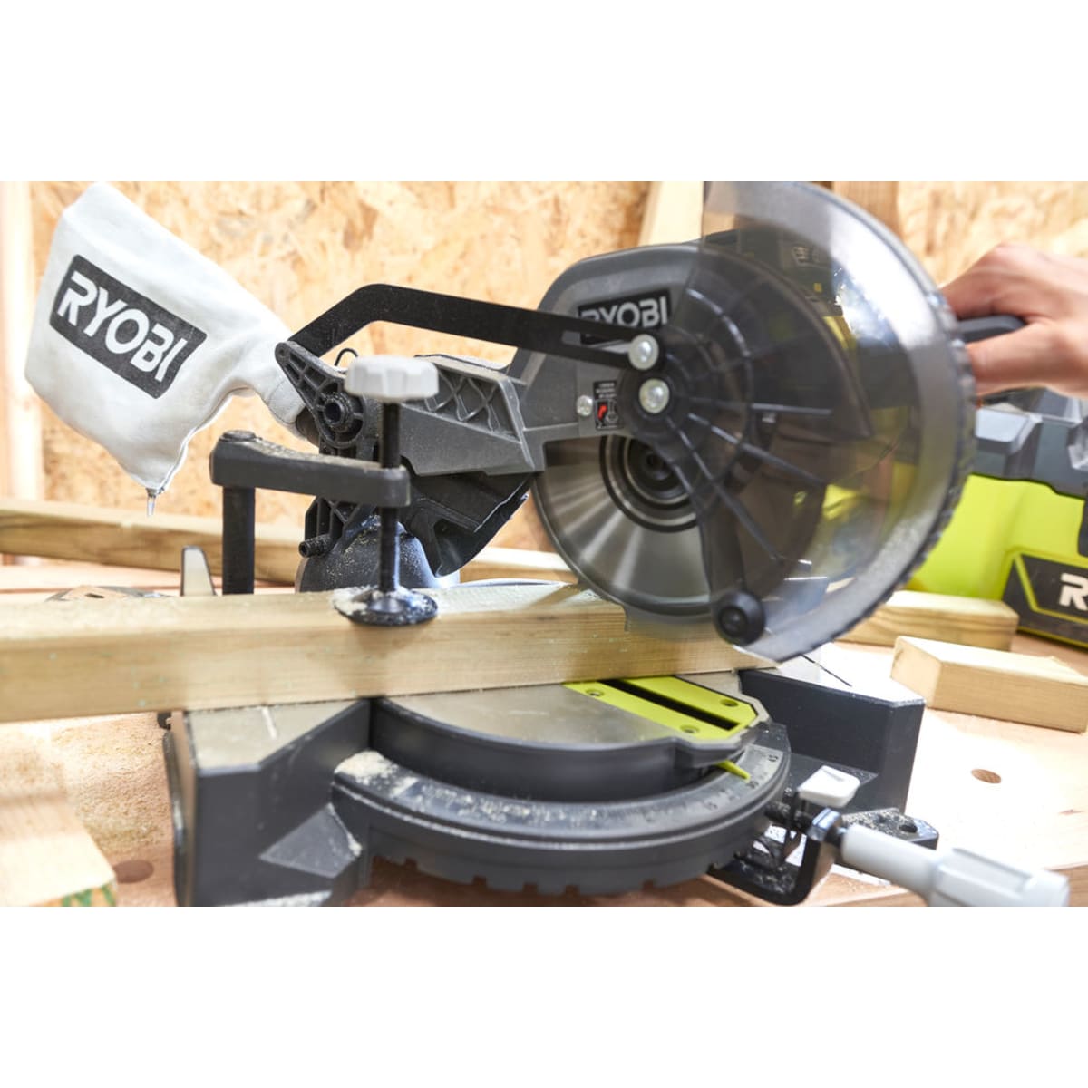 Ryobi one+ ems190dcl top