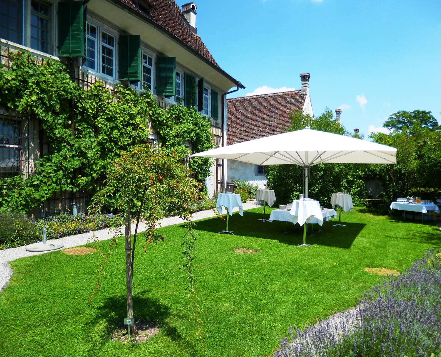 Empfang im Prioratsgarten