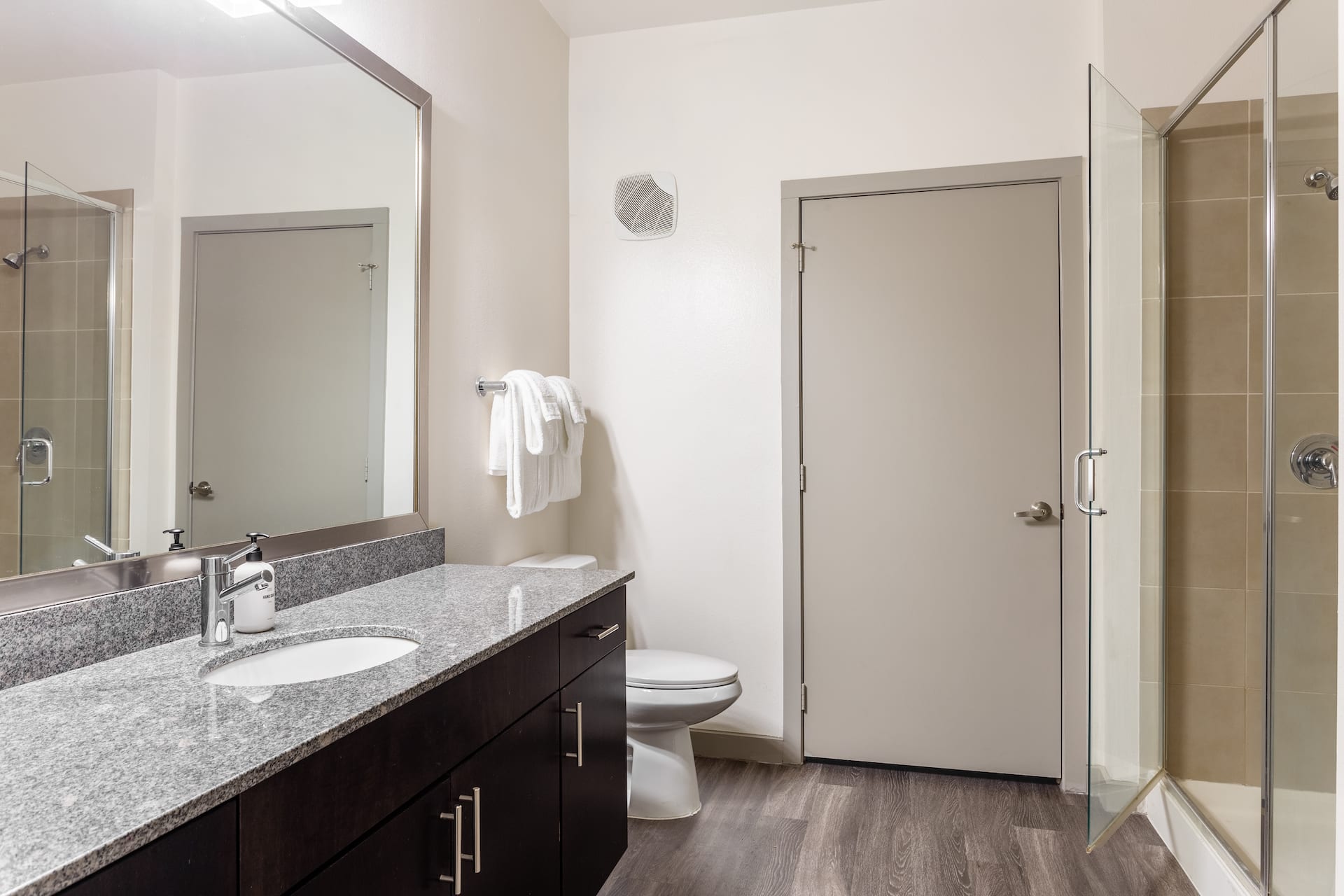 2 x 2 Bedroom | King & Queen