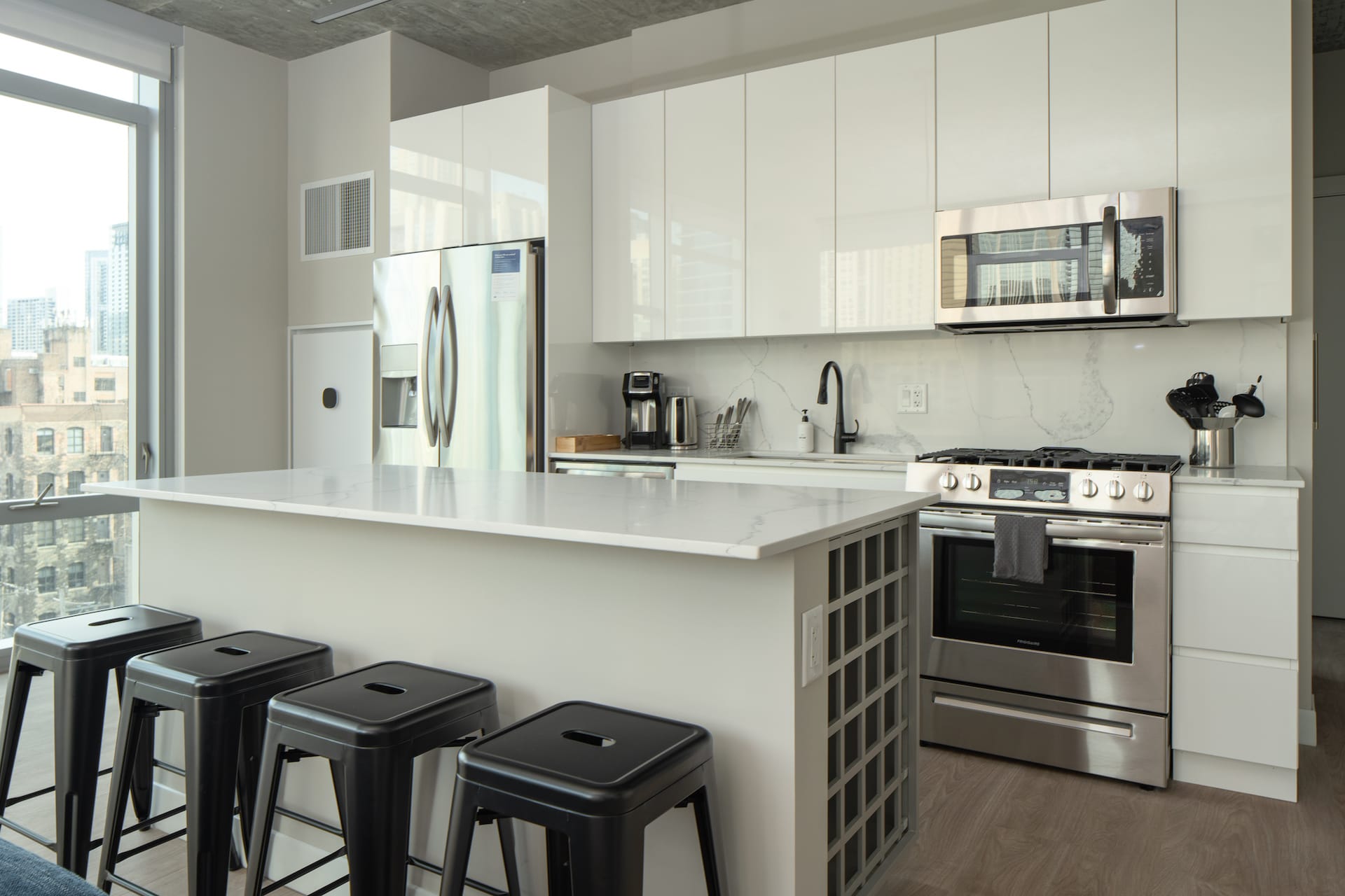 2 Bedroom | King & 2 Twins