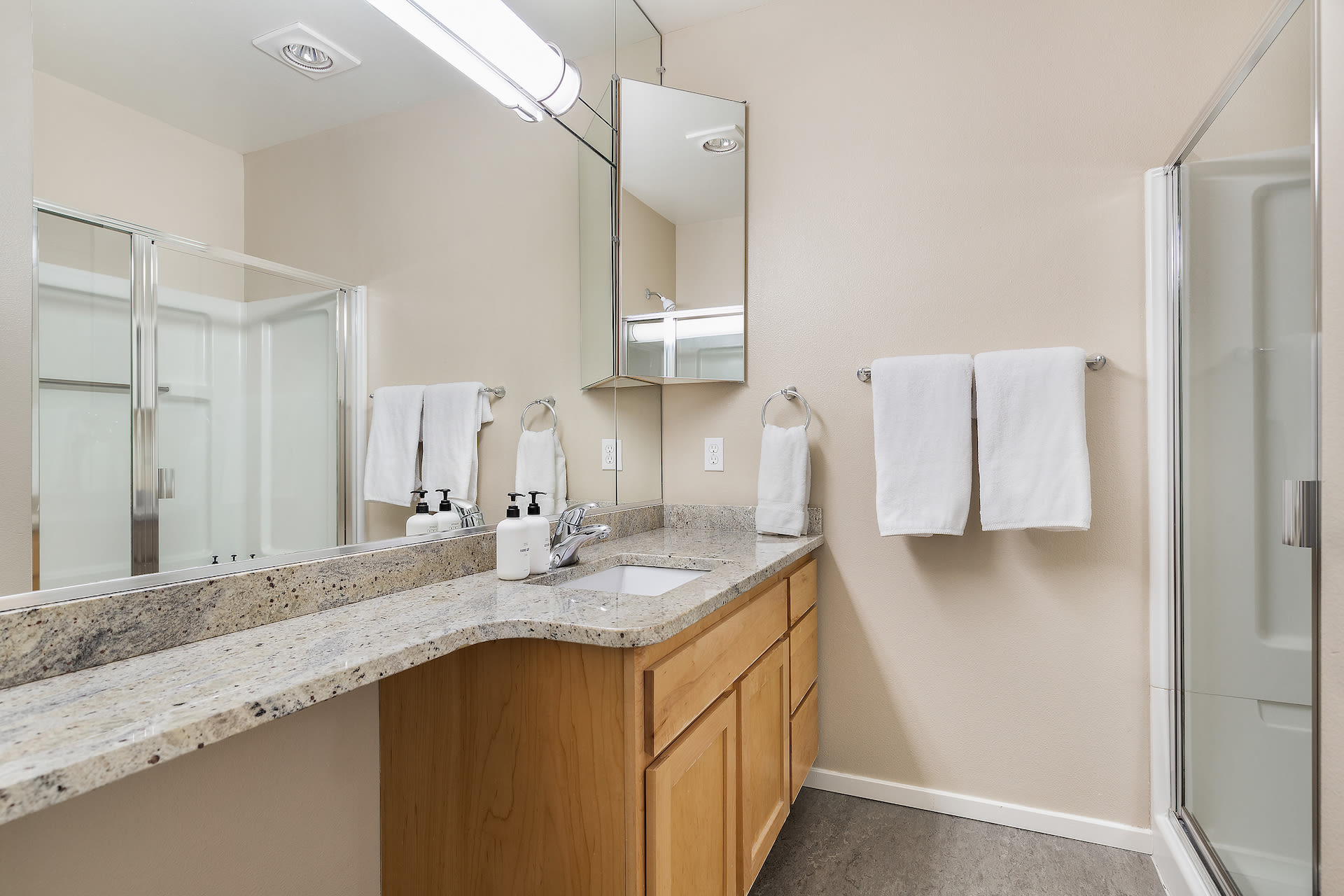 2 Bedroom | Queen and Queen