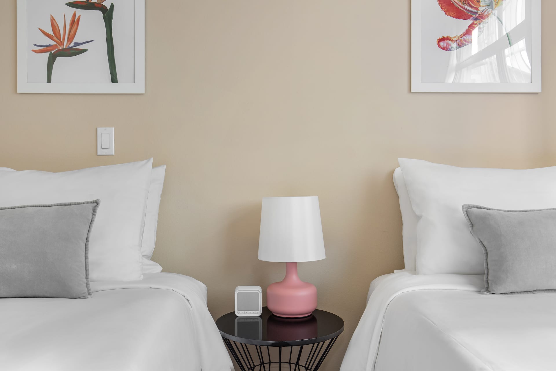 2 Bedroom | Queen and 2 Twins