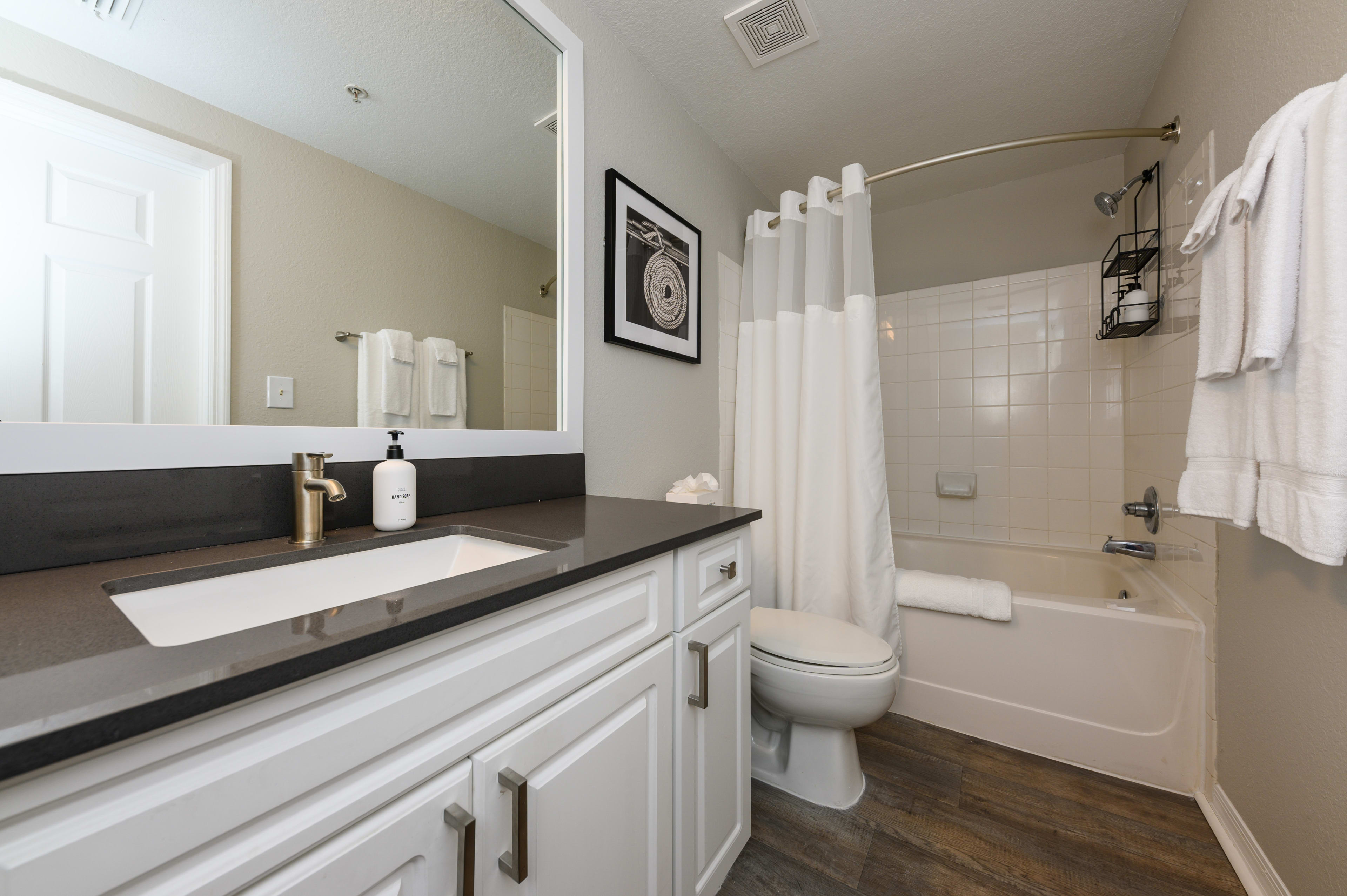 2 Bedroom | King & Queen