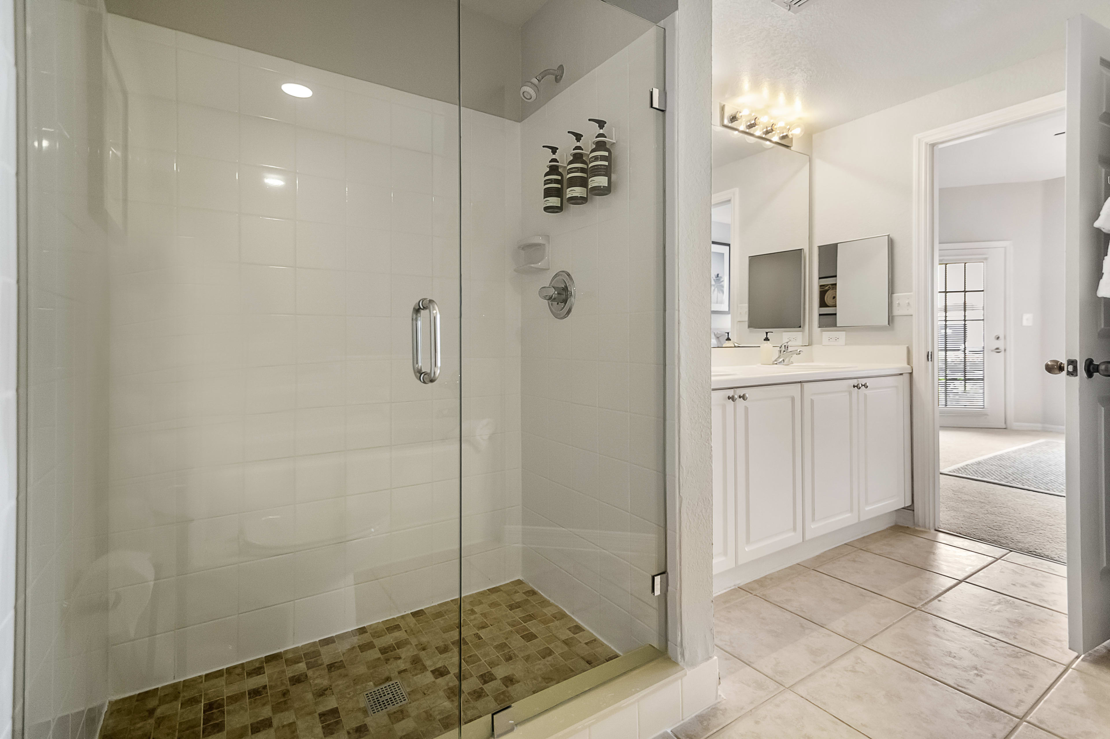 3 Bedroom | King, Queen, & Queen