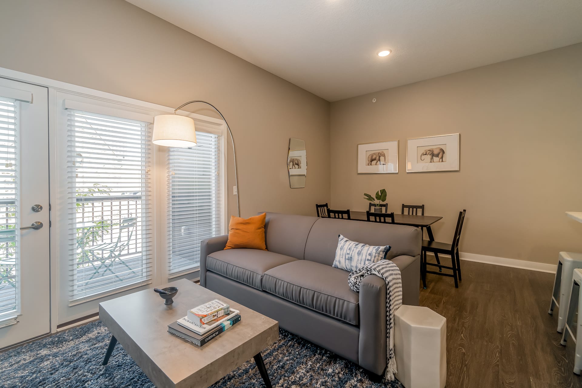 2 Bedroom | King & 2 Twins