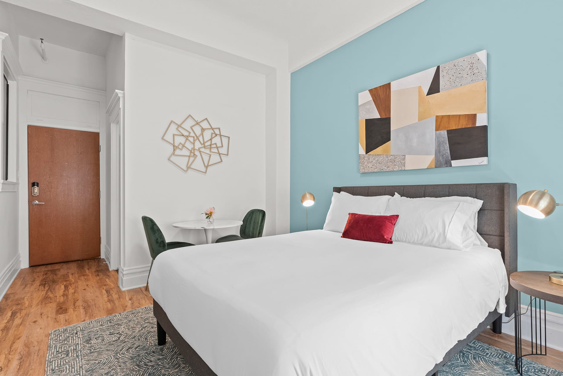 Queen Room - Short Stays Welcome